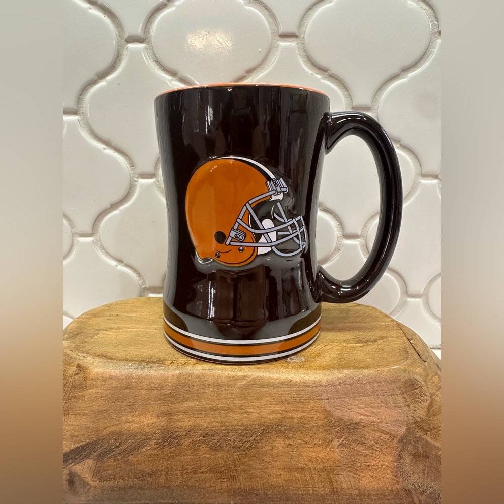 Cleveland Browns NFL Team Logo Brown and Orange Mug